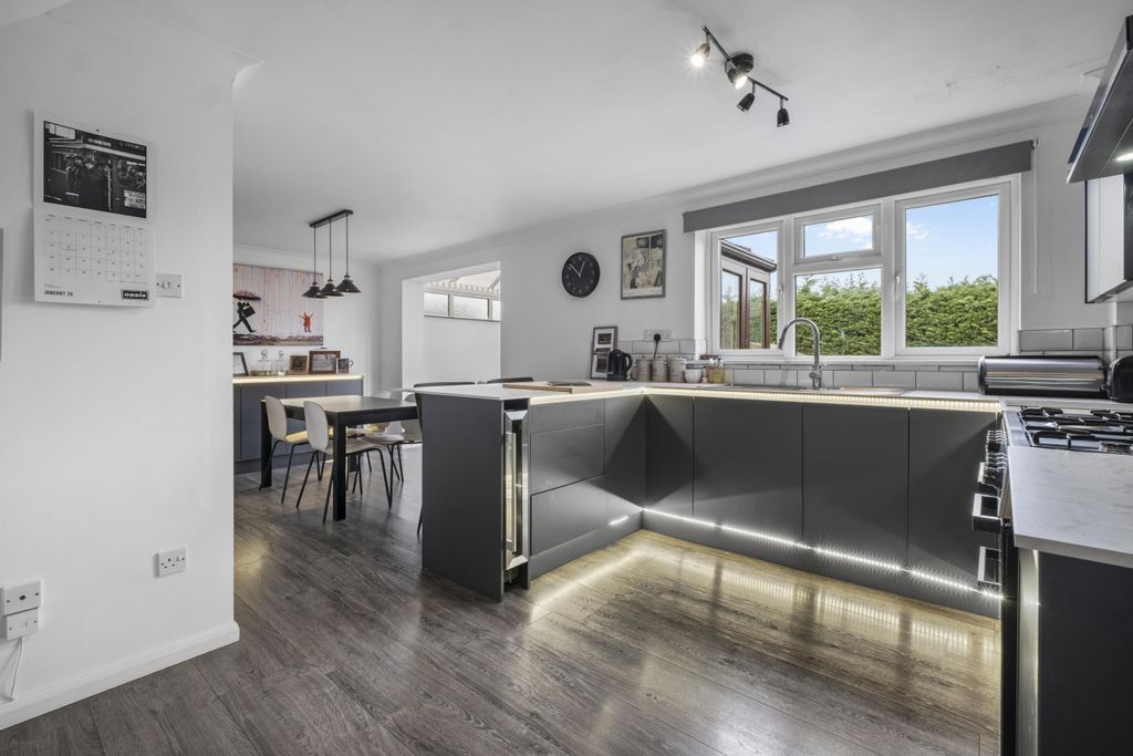 Property photo 2 of 22 Dscf0013