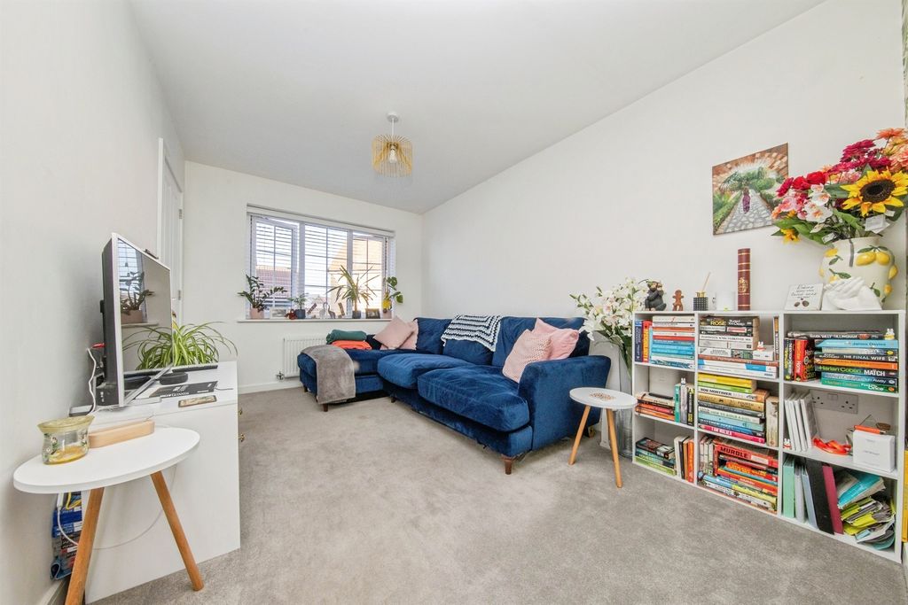 Property photo 2 of 17