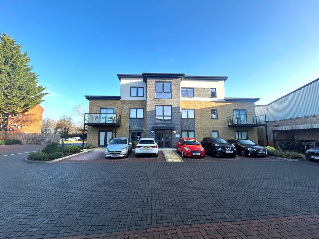 Property photo 1 of 7 Front