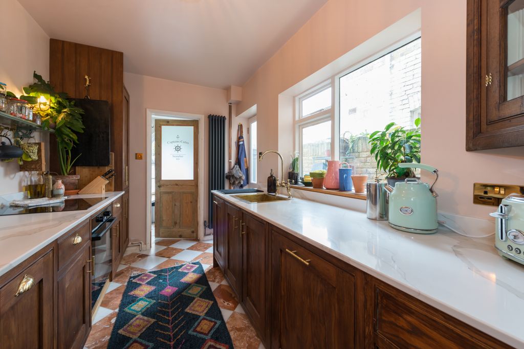 Property photo 2 of 16 Kitchen