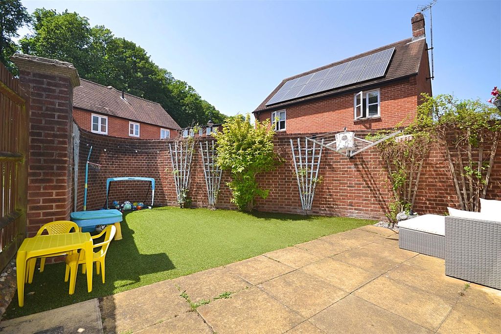 Property photo 3 of 23 37 (2).Png