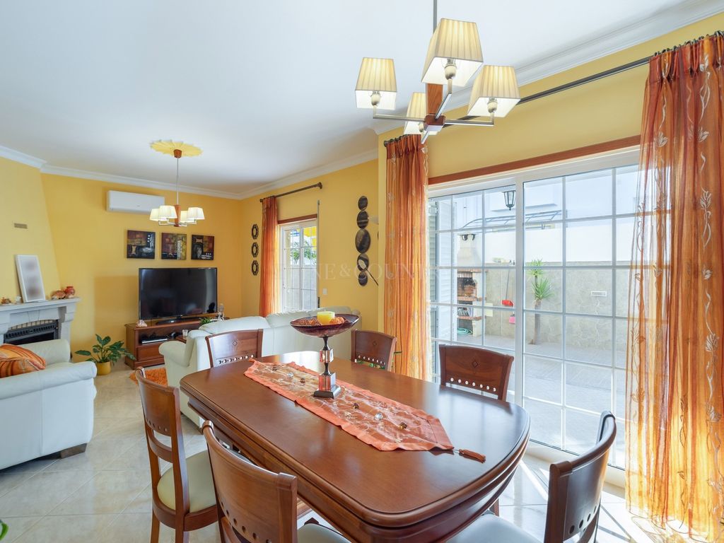 Property photo 2 of 30