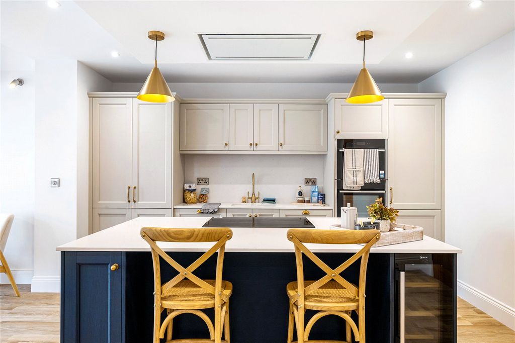 Property photo 3 of 12 Kitchen Example