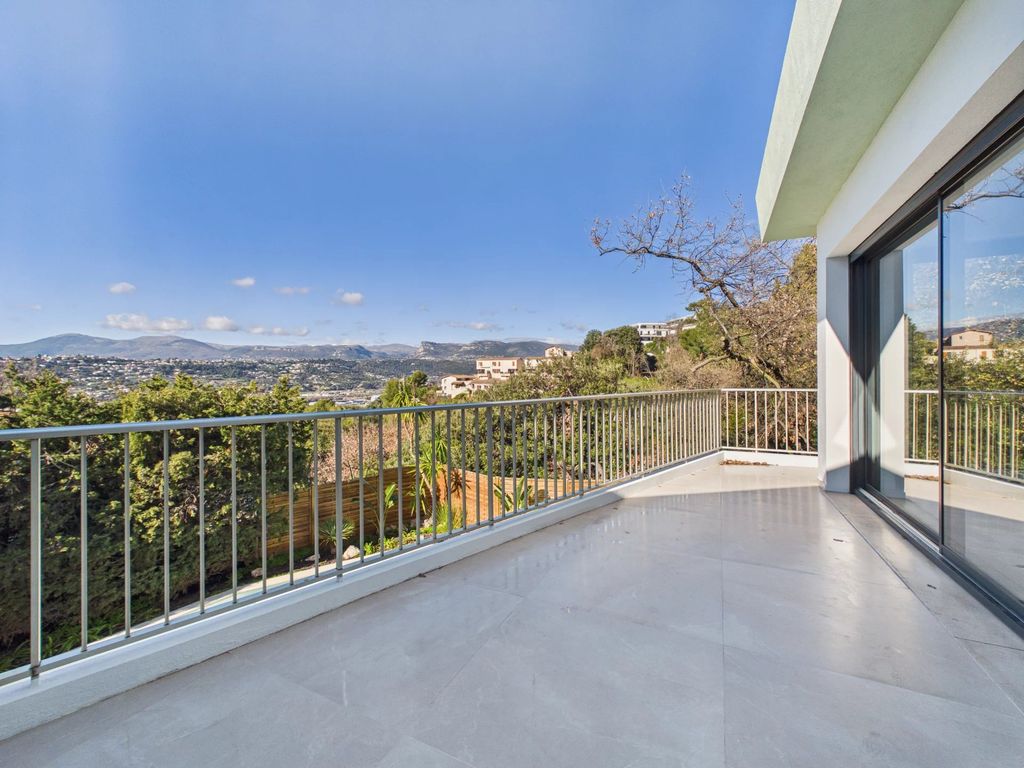 Property photo 2 of 27