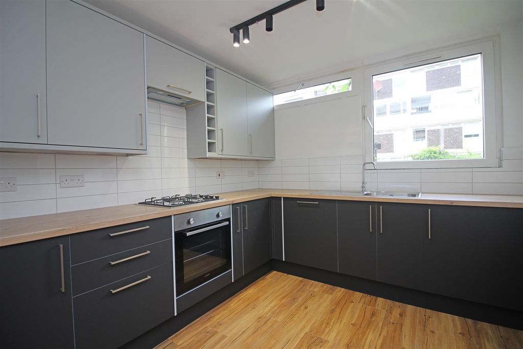 Property photo 3 of 11 10 (9).Jpg