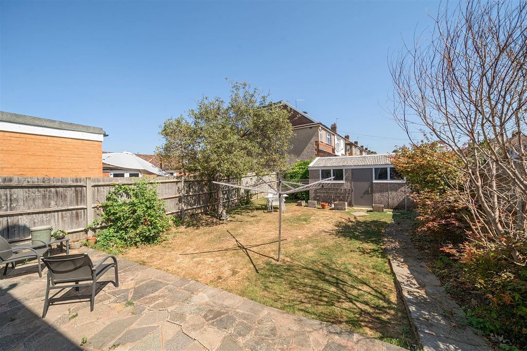 Property photo 2 of 18