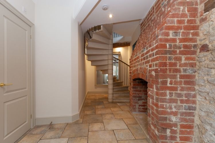 Property photo 3 of 9 237637