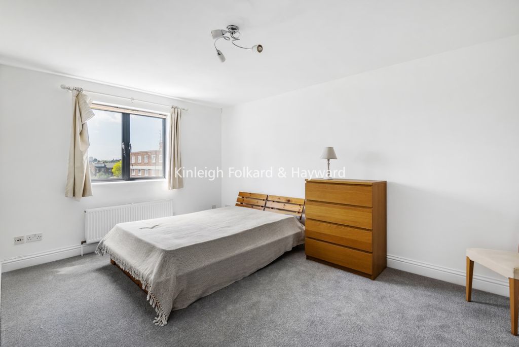 Property photo 2 of 14 70Ab5Cdd-E355-4E55-9