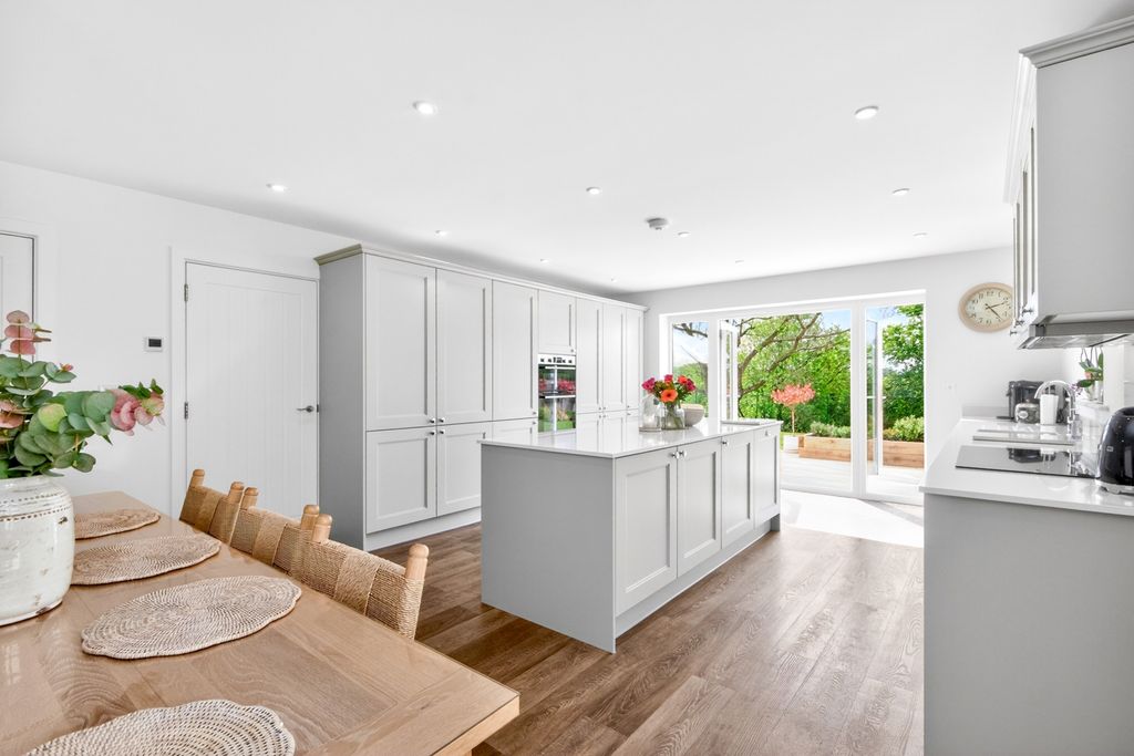 Property photo 2 of 11 Picture 2