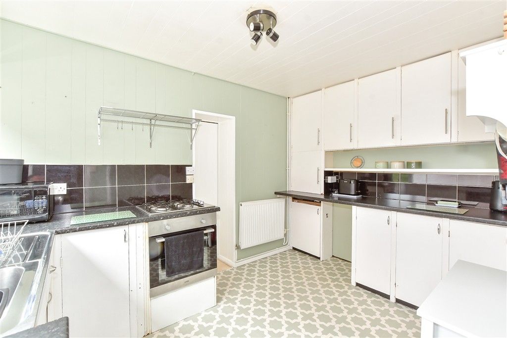 Property photo 3 of 8 Kitchen