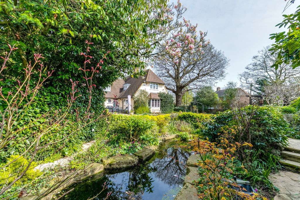 Property photo 2 of 24 2920353