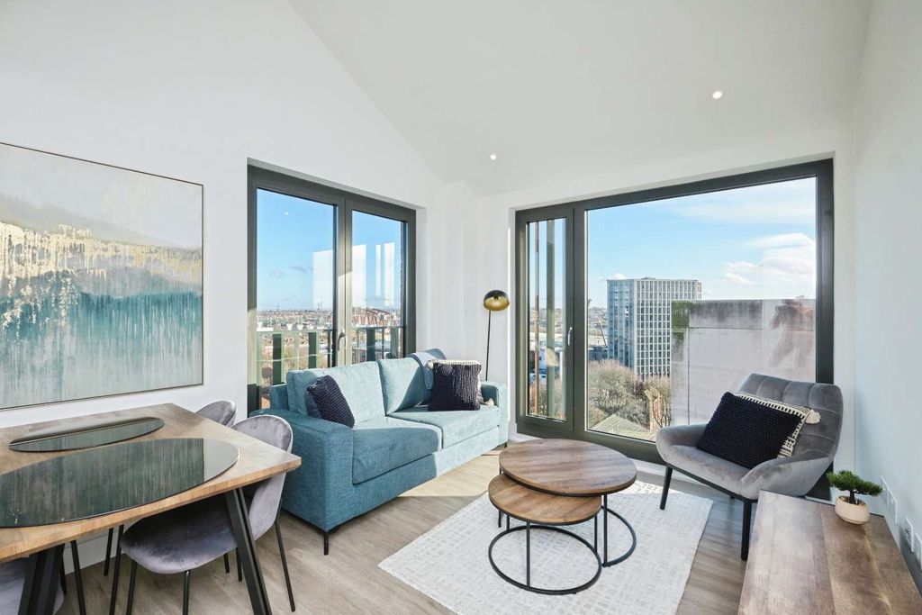 Property photo 2 of 10