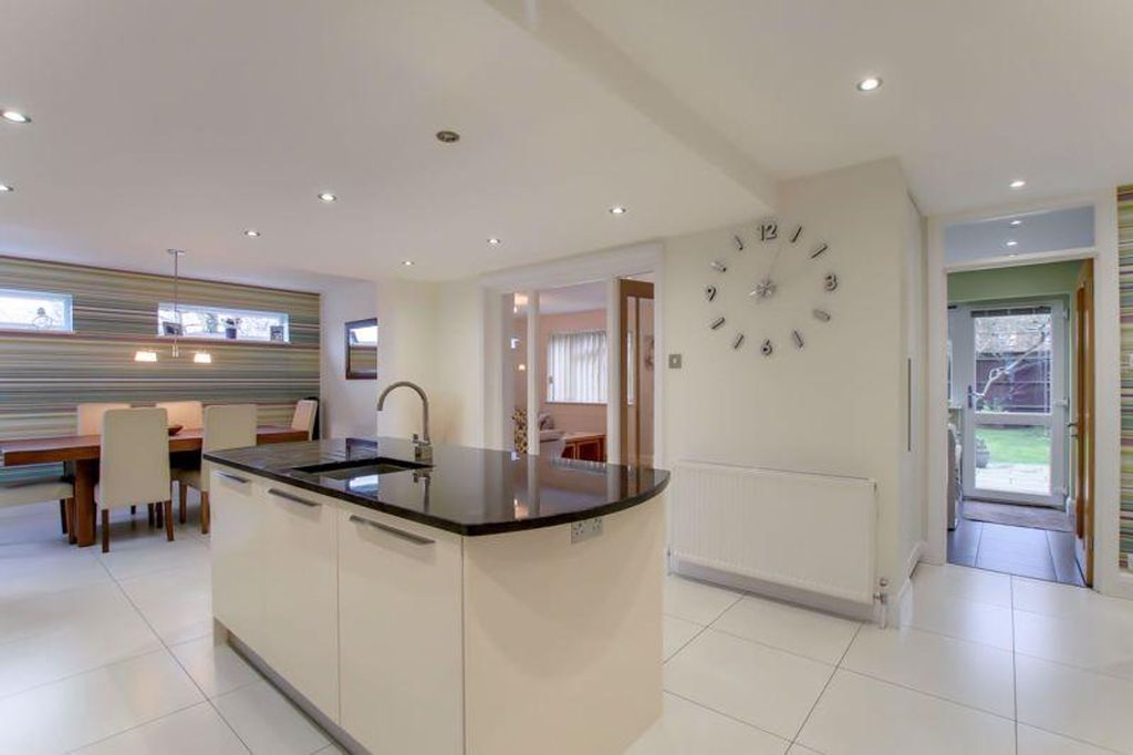 Property photo 2 of 22