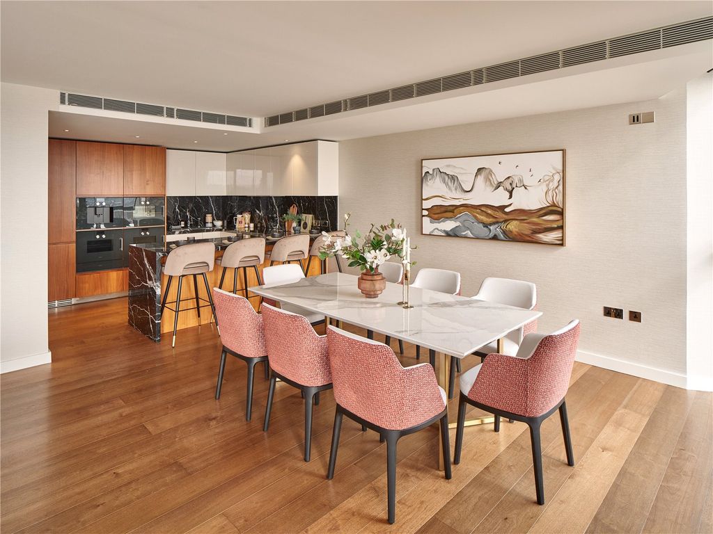 Property photo 3 of 11 Dinning/Kitchen