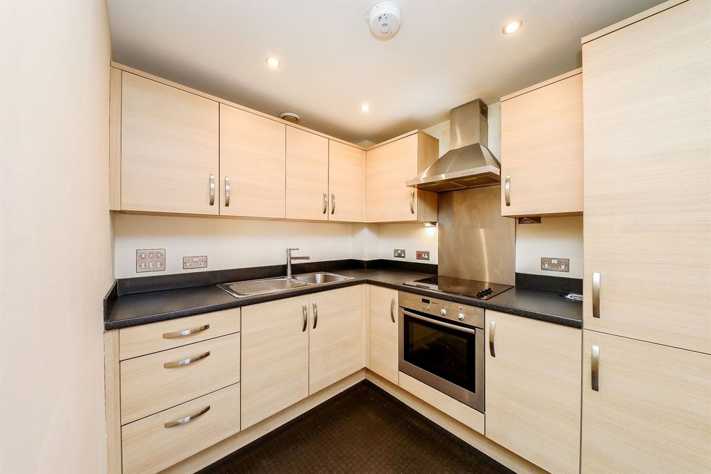 Property photo 2 of 14