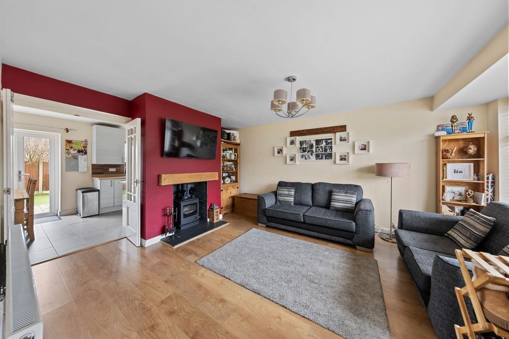 Property photo 3 of 19