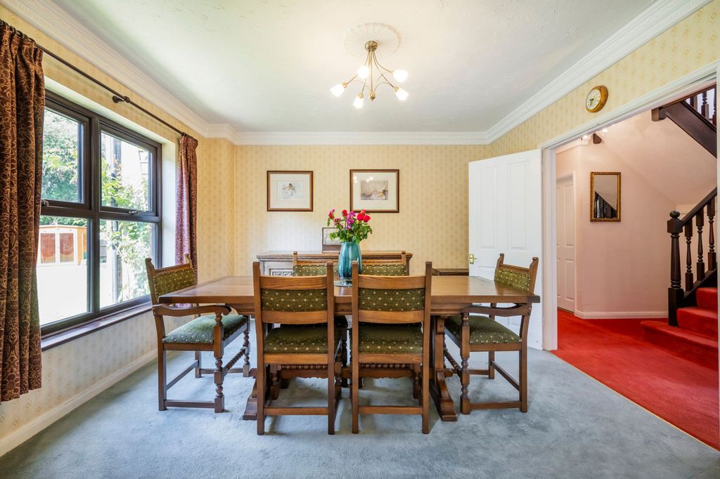 Property photo 3 of 21 Dining Room