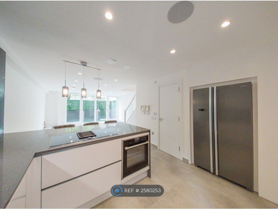 Property photo 2 of 17 Kitchen