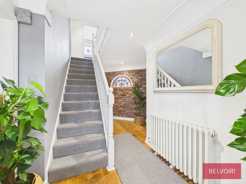 Property photo 2 of 34
