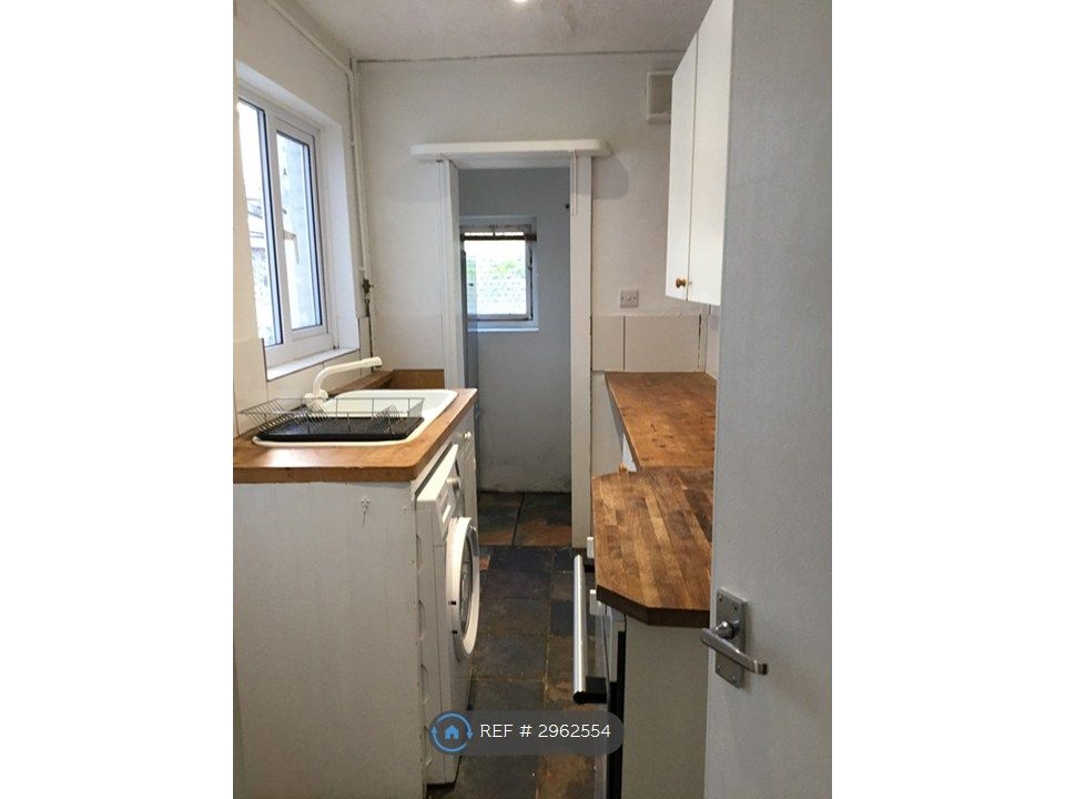 Property photo 3 of 26 Kitchen