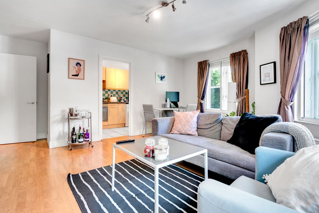 Property photo 2 of 10 Photo 02