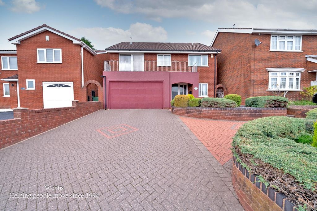 Property photo 1 of 28 Front