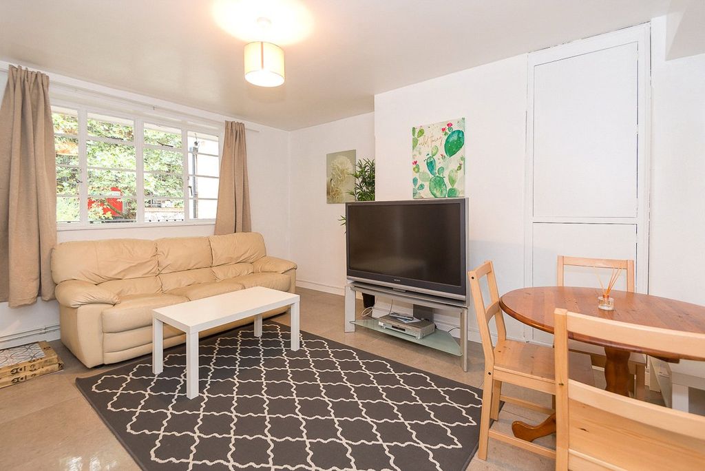 Property photo 2 of 12 Picture No. 02