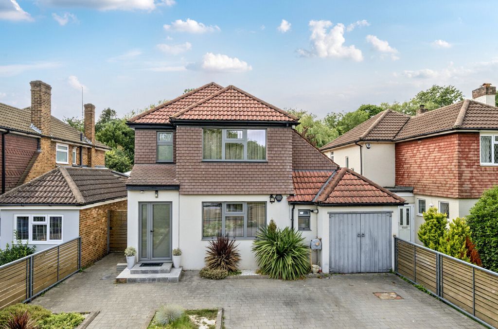 Property photo 1 of 21 1318939-20-68751F...