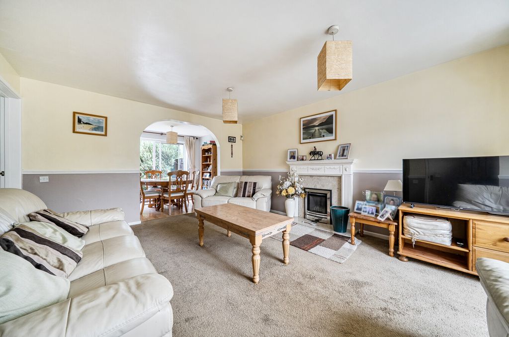 Property photo 2 of 12 14665457