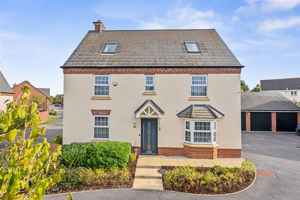 Property photo 1 of 48 Nightingalewayweb01.Jpg