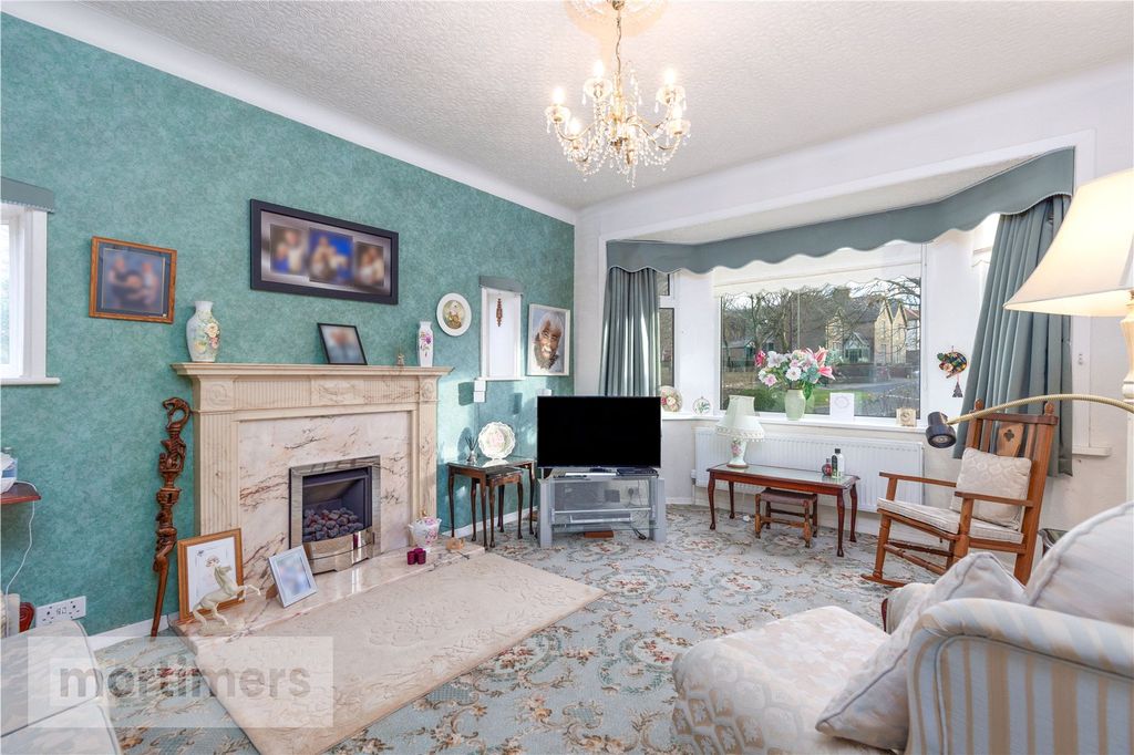 Property photo 2 of 25 Living Room