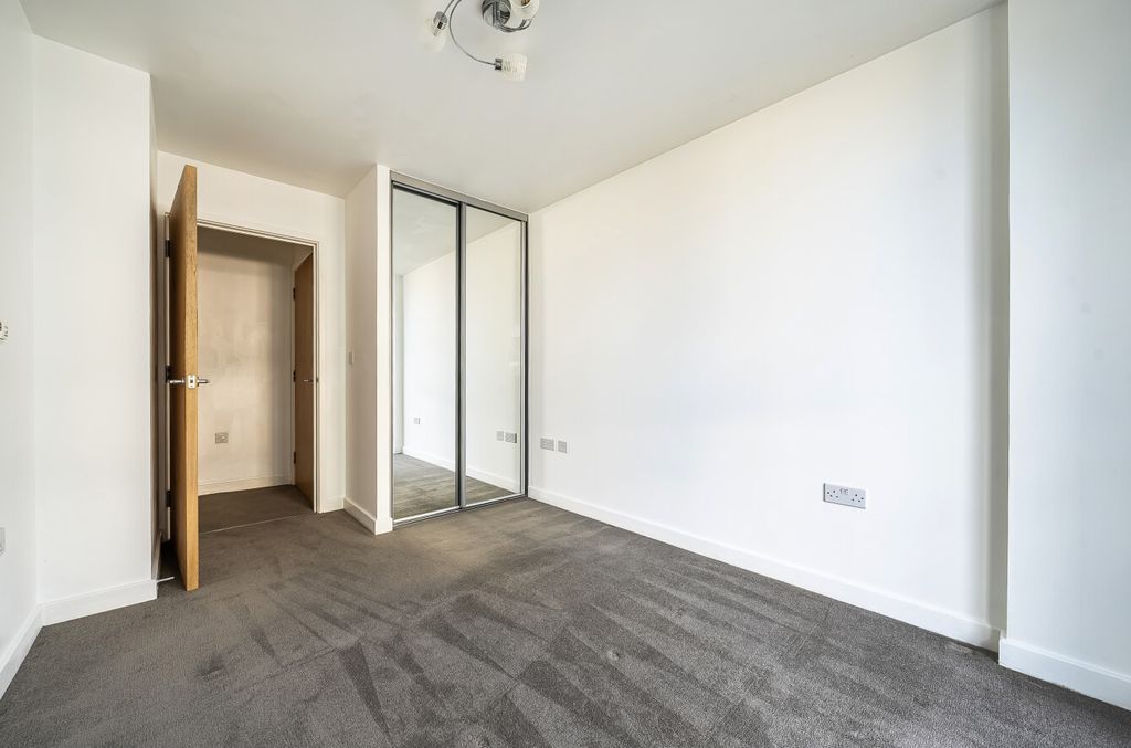 Property photo 2 of 10 Bedroom