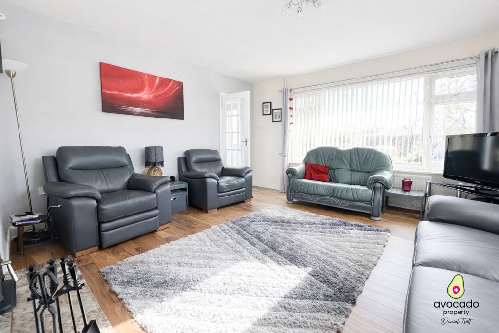 Property photo 2 of 21 4974513