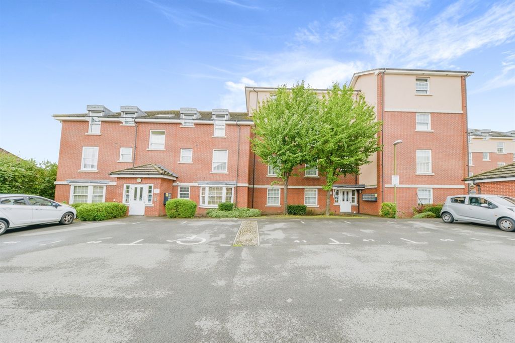 Property photo 1 of 15