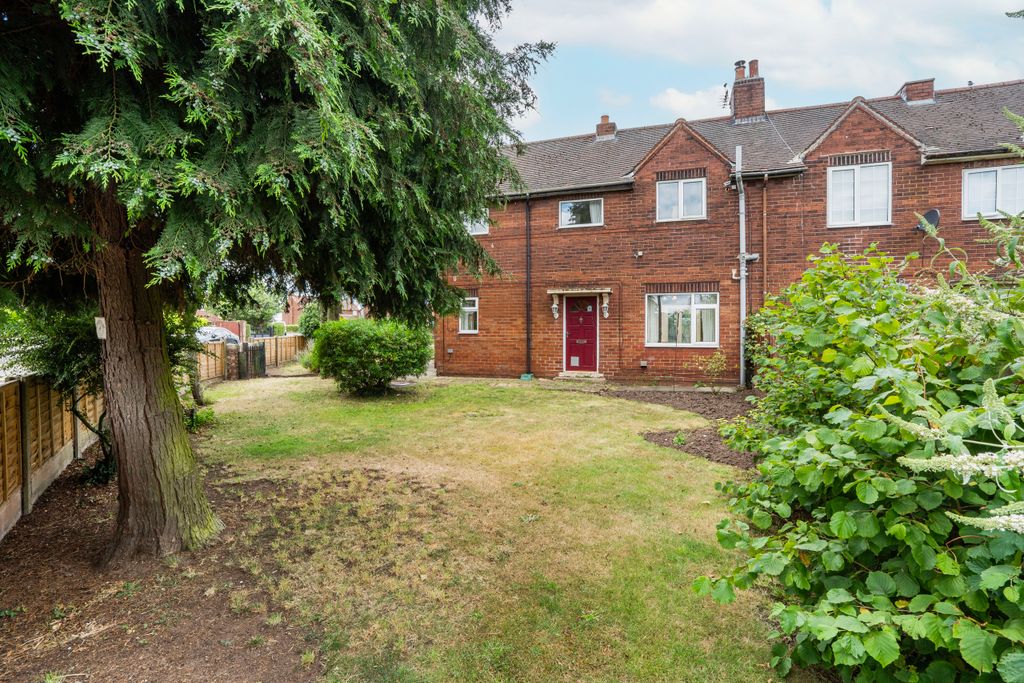 Property photo 1 of 12 Front Garden