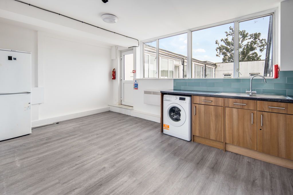 Property photo 1 of 20 Photo 12