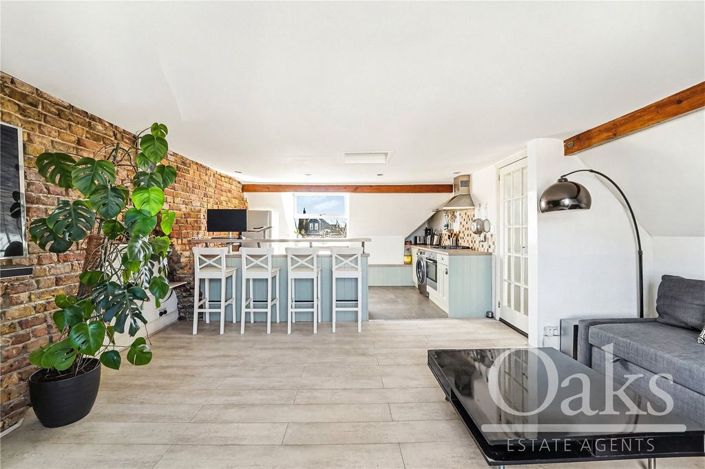 Property photo 3 of 8 Picture No. 01