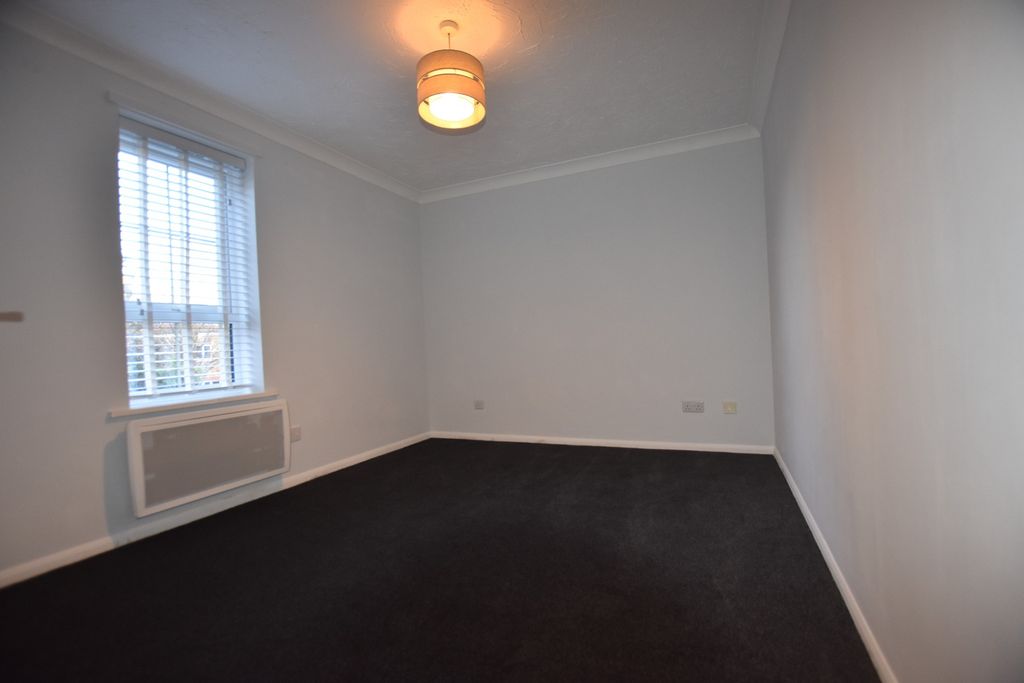 Property photo 3 of 6