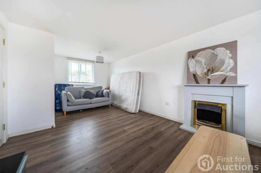 Property photo 2 of 13 2