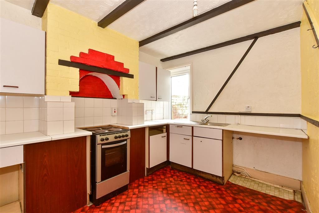Property photo 3 of 9 Kitchen