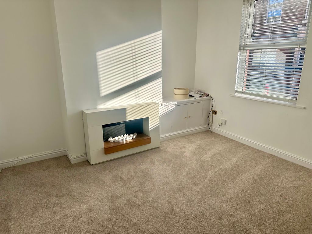 Property photo 2 of 10 Lounge