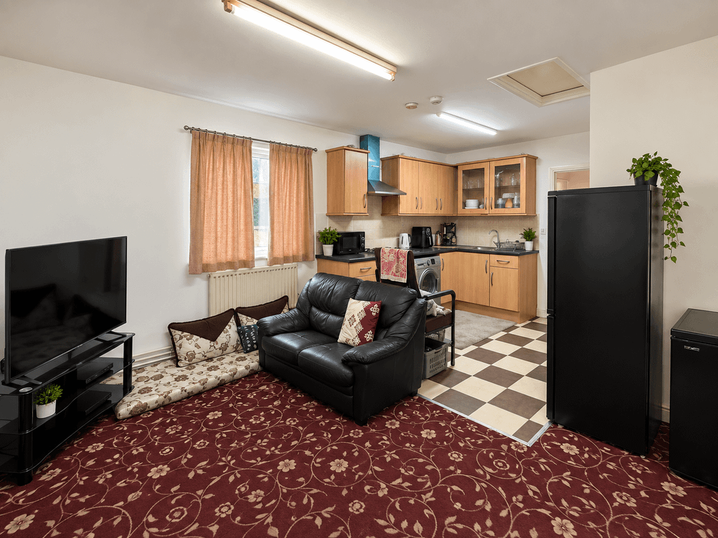 Property photo 1 of 6 2 Bed Flat To Rent Lonsdale Road, Southall Ub2