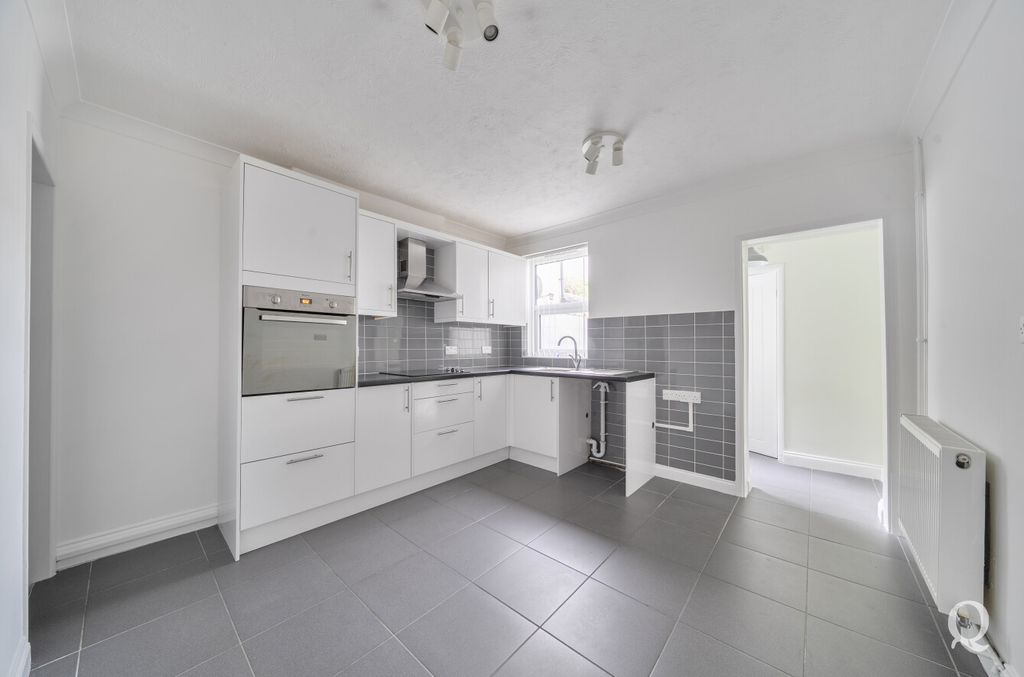 Property photo 2 of 24 Ff2Bcc3A-9A26-4B2...
