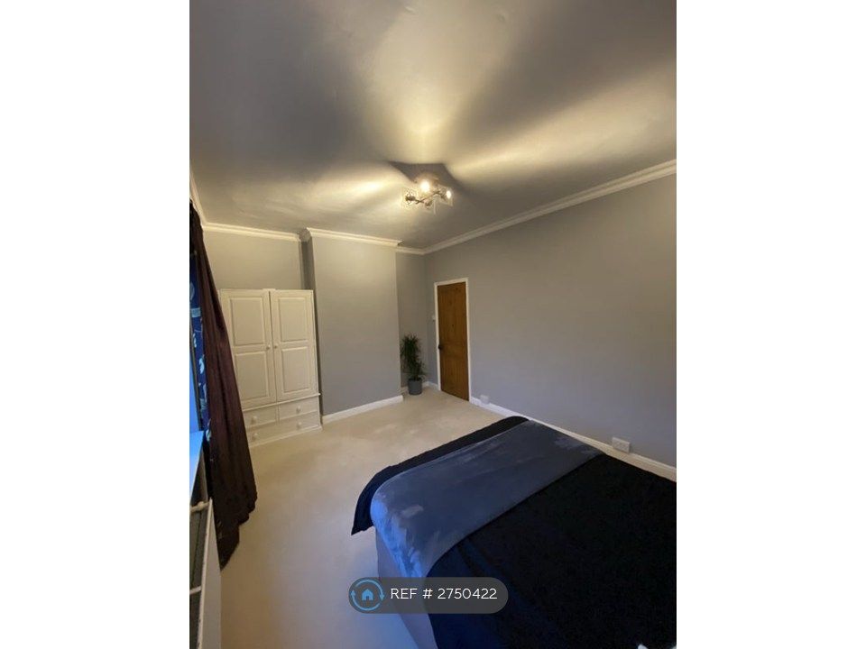 Property photo 1 of 9 Bedroom