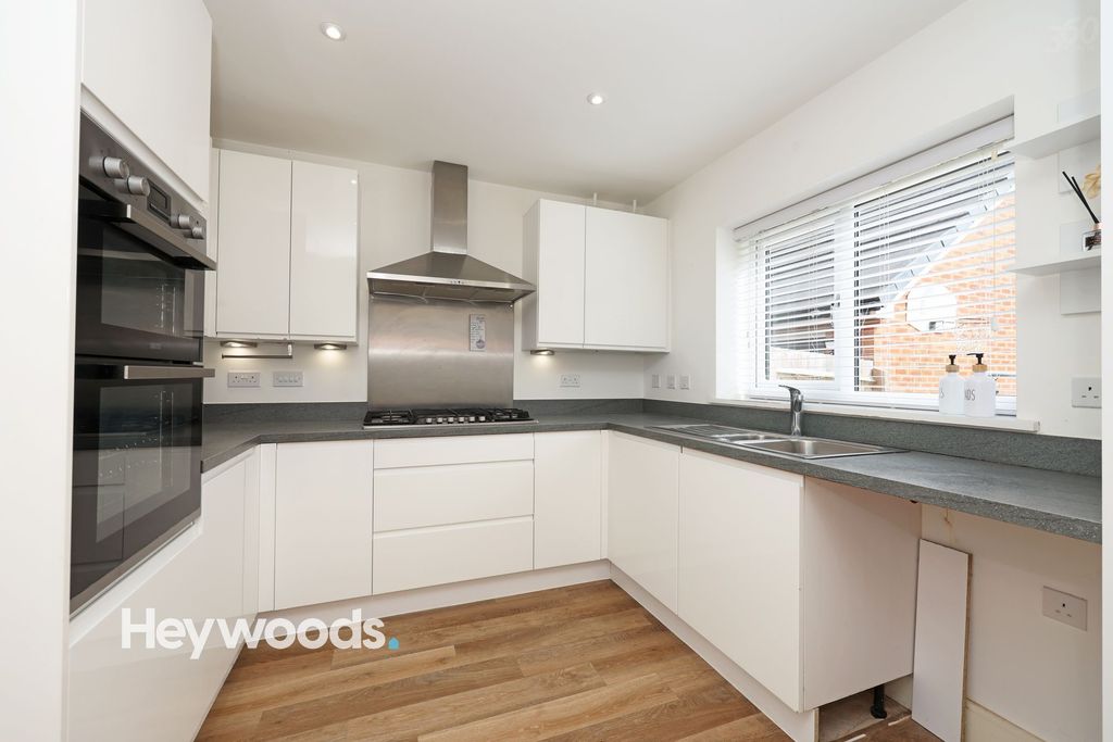 Property photo 2 of 59