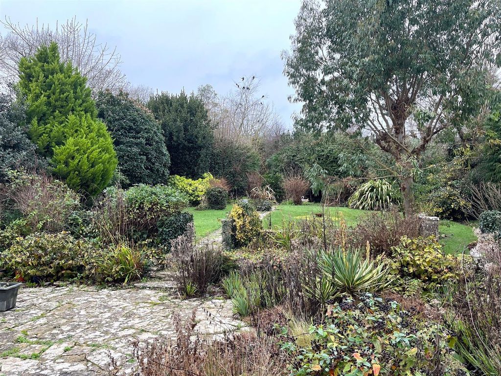 Property photo 3 of 29 4290 Garden Overall.Jpeg