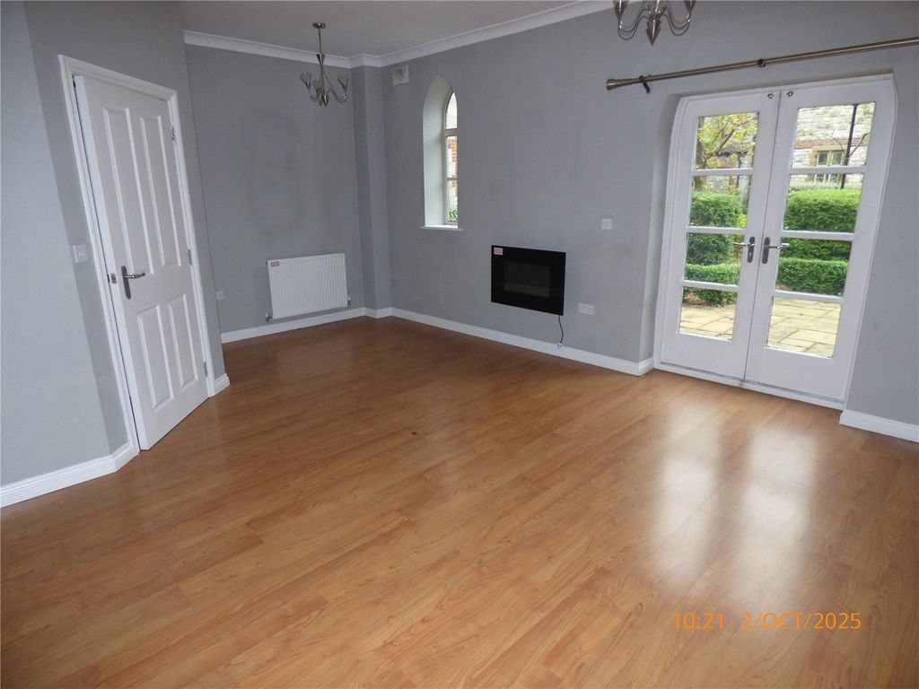 Property photo 2 of 17 Living Room