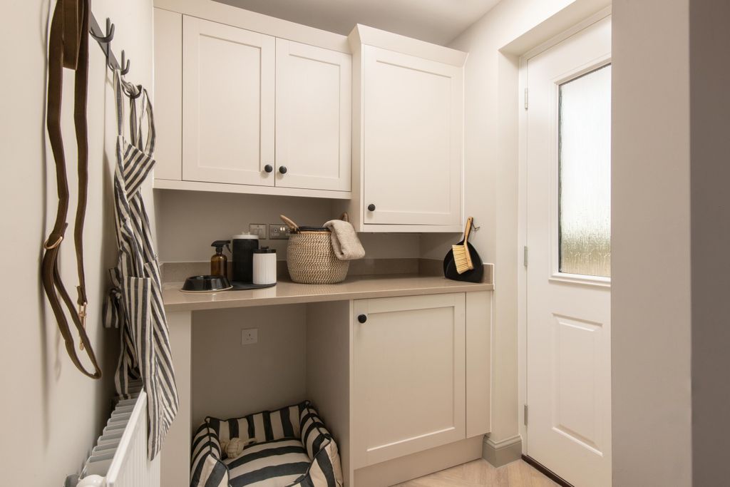 Property photo 3 of 9 Ashbourne Airfield Radleigh Utility