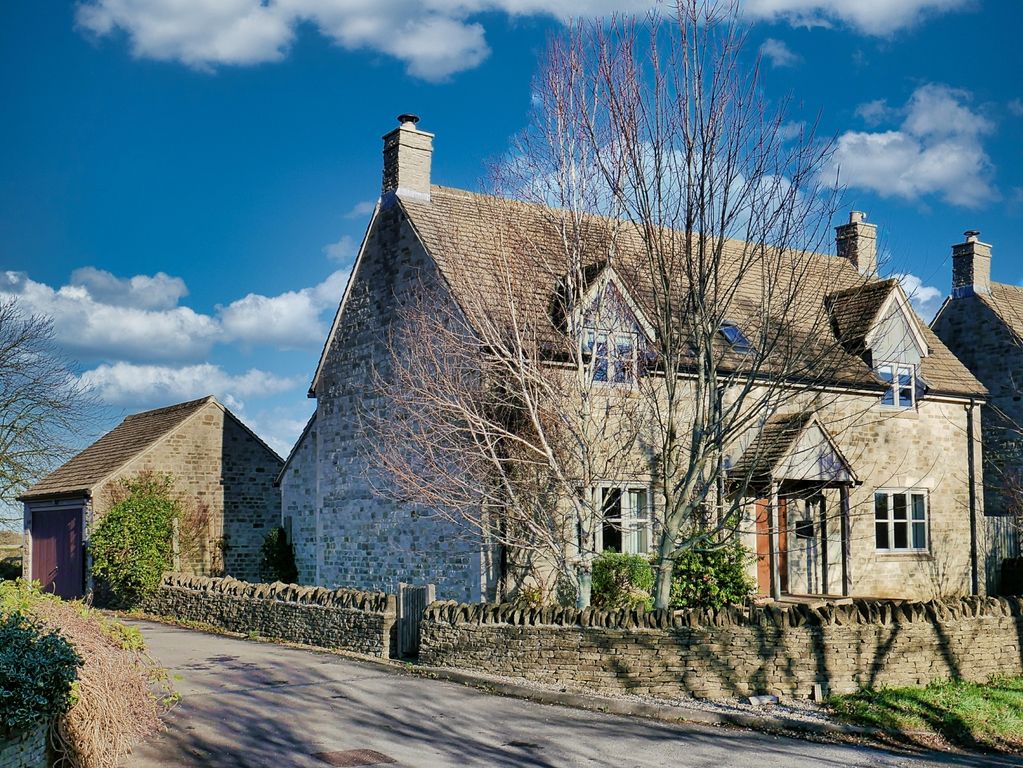 Property photo 1 of 17 Mooreallen.Co.uk