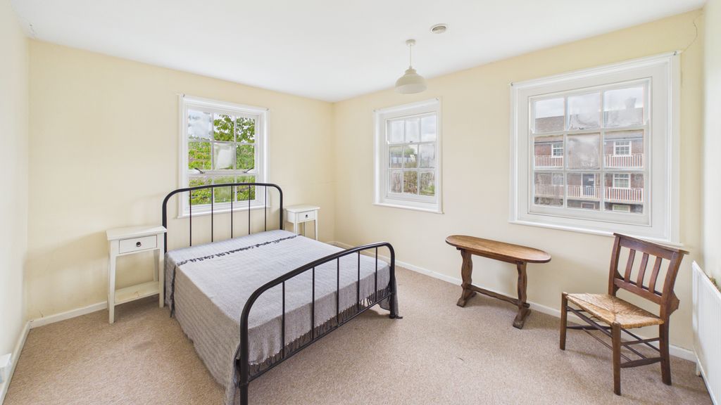 Property photo 3 of 7
